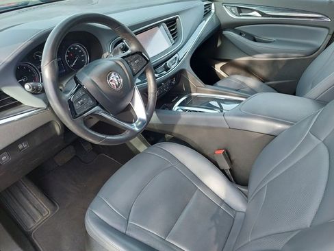 Used 2023 Buick Enclave Essence image 6