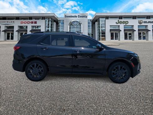 Used 2023 Chevrolet Equinox RS FWD image 9