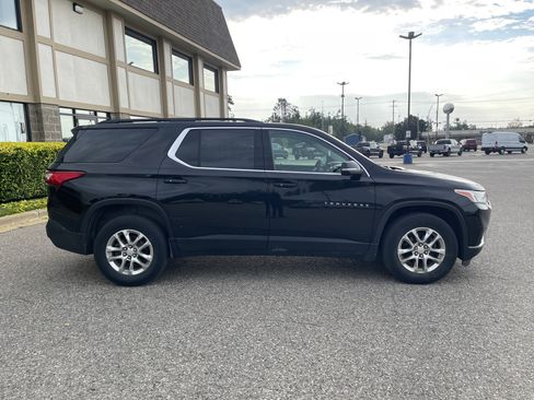 Used 2021 Chevrolet Traverse LT w/ LPO, Floor Liner Package AWD/4WD image 3