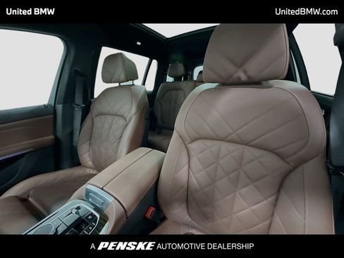Used 2024 BMW X7 xDrive40i w/ M Sport Package AWD/4WD image 5