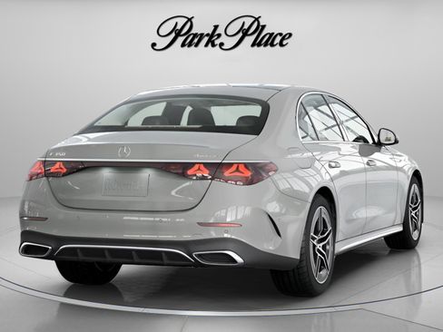 New 2026 Mercedes-Benz E 350 4MATIC Sedan image 17