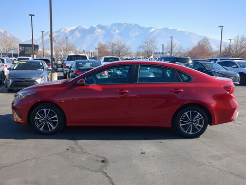 Used 2024 Kia Forte LXS image 9