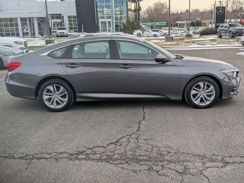Used 2018 Honda Accord LX image 2