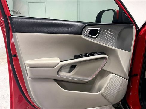 Used 2023 Kia Soul LX FWD image 21