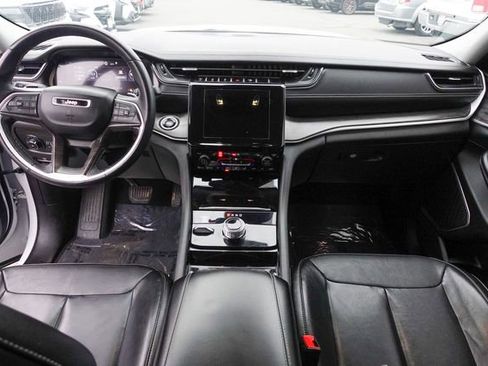 Used 2022 Jeep Grand Cherokee Limited image 27