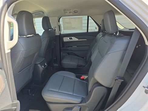 New 2025 Ford Explorer Active w/ Active Comfort Package image 37
