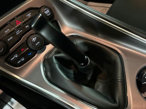 Used 2022 Dodge Challenger R/T w/ Blacktop Package image 20