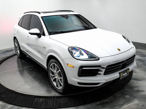 Used 2023 Porsche Cayenne image 21