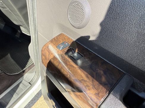 Used 2016 Ford F250 Lariat w/ Lariat Ultimate Package image 27