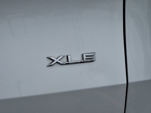 Used 2024 Toyota Grand Highlander XLE image 31