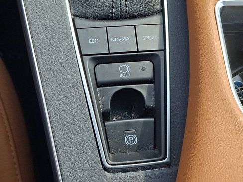 Certified 2022 Toyota Avalon Limited w/ Advanced Safety Package image 28