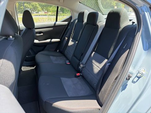 Certified 2025 Nissan Sentra SR w/ Midnight Edition FWD image 19