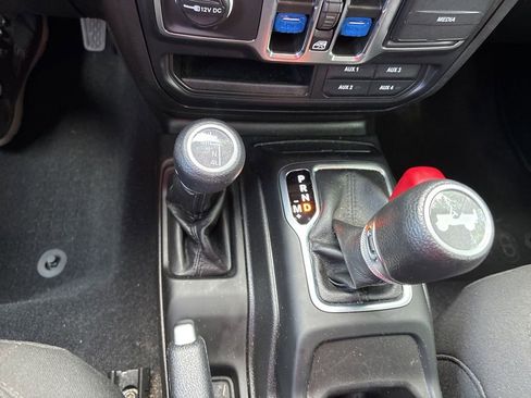 Used 2023 Jeep Wrangler Unlimited Sport AWD/4WD image 30