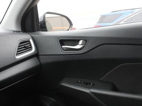 Used 2021 Hyundai Accent SE FWD image 19