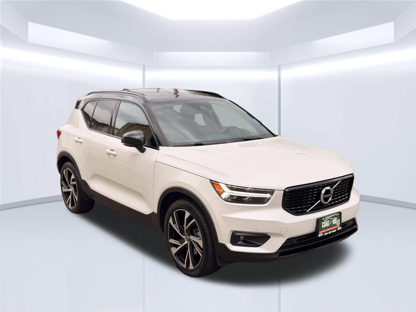 Used 2021 Volvo XC40 T5 R-Design w/ Climate Package AWD/4WD image 3