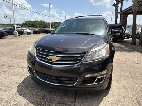 Used 2017 Chevrolet Traverse LT w/ Traveler's Package FWD image 10