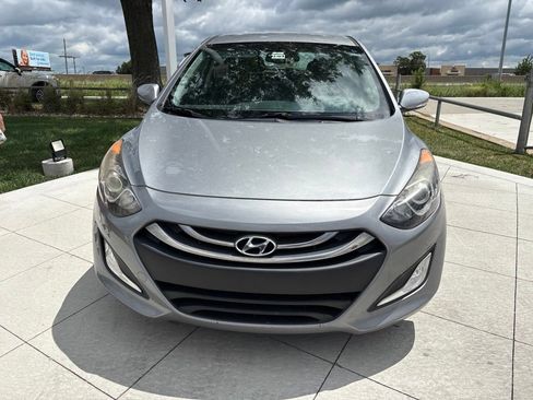 Used 2014 Hyundai Elantra GT w/ Option Group 02 FWD image 2