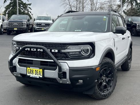 New 2025 Ford Bronco Sport Outer Banks w/ Sasquatch Outer Banks Package AWD/4WD image 1
