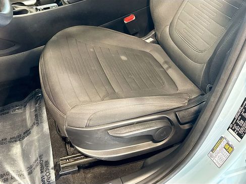Used 2023 Hyundai Santa Cruz SE AWD/4WD image 16