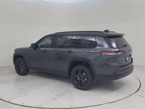 New 2025 Jeep Grand Cherokee L Limited w/ Black Appearance Package image 10