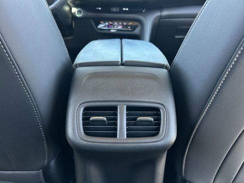 Used 2023 Buick Envision Essence AWD/4WD image 21