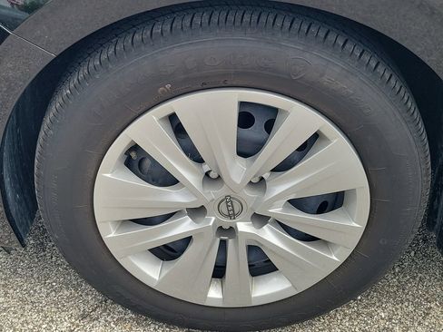 Used 2025 Nissan Sentra S FWD image 6