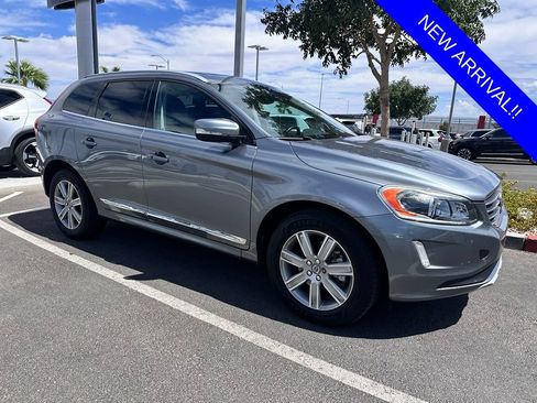 Used 2017 Volvo XC60 T5 Inscription w/ Preferred Option Package FWD image 1
