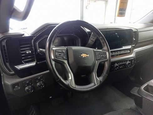 Used 2023 Chevrolet Silverado 1500 LT AWD/4WD image 11