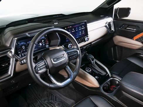 Used 2023 GMC Canyon Denali w/ Denali Black Edition AWD/4WD image 17