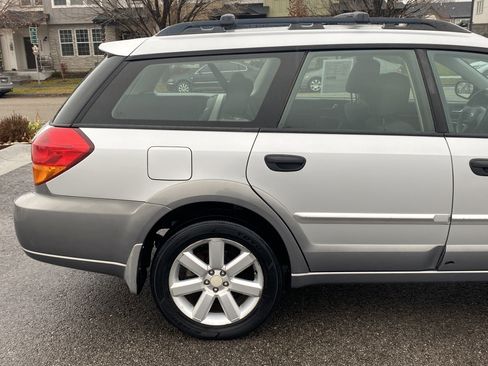 Used 2006 Subaru Outback 2.5i image 6