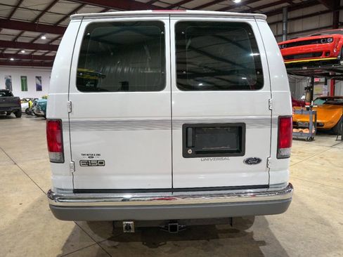 Used 1999 Ford E-150 and Econoline 150 RWD image 7