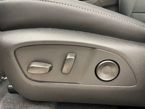 New 2026 Chevrolet Traverse LT w/ Driver Confidence Package image 9