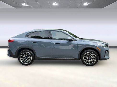 Certified 2025 BMW X2 xDrive28i AWD/4WD image 8