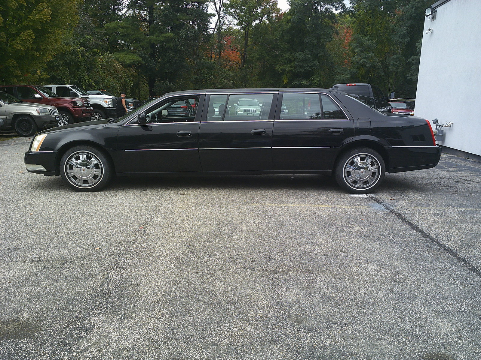 Used 2010 Cadillac DTS Limousine FWD image 8