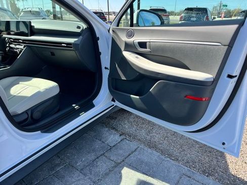 New 2026 Hyundai Sonata SE FWD image 21