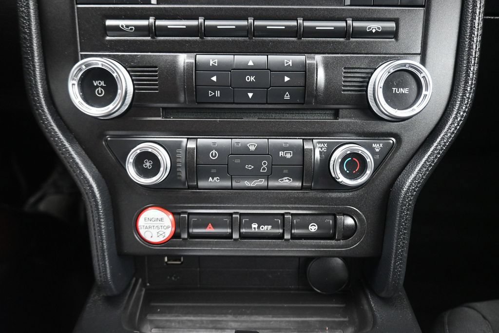 Used 2017 Ford Mustang Coupe RWD image 19