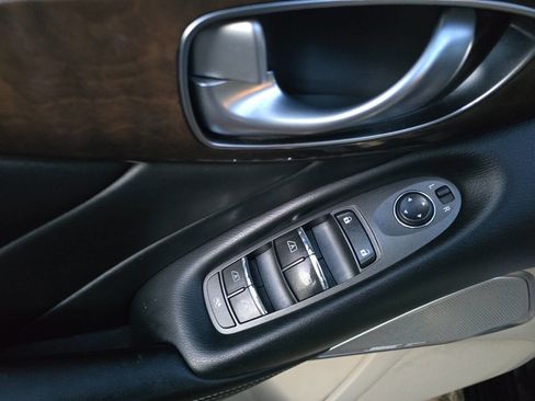 Used 2018 INFINITI Q50 Luxe w/ Sensory Package (Luxe) image 7