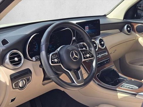 Used 2022 Mercedes-Benz GLC 300 4MATIC image 9
