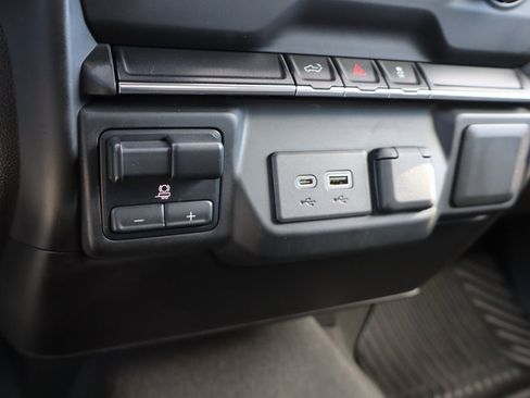 Used 2021 Chevrolet Silverado 1500 Custom image 13