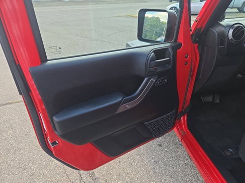 Used 2014 Jeep Wrangler Unlimited Sport w/ Quick Order Package 24S AWD/4WD image 17