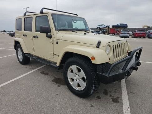 Used 2011 Jeep Wrangler Unlimited Sahara w/ Connectivity Group image 2