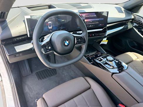New 2026 BMW 530i RWD image 7