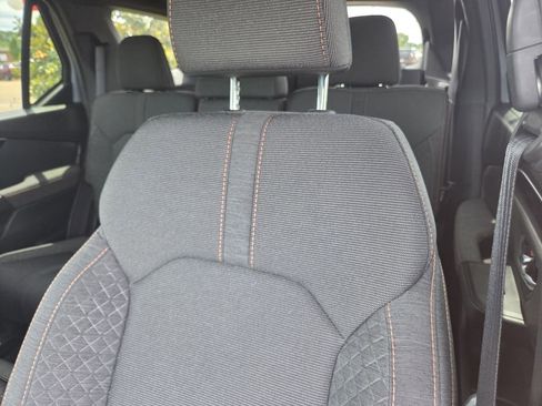 Used 2025 Honda Pilot Sport image 12