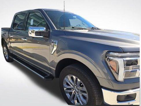 Used 2025 Ford F150 Lariat w/ Equipment Group 501A Mid image 6