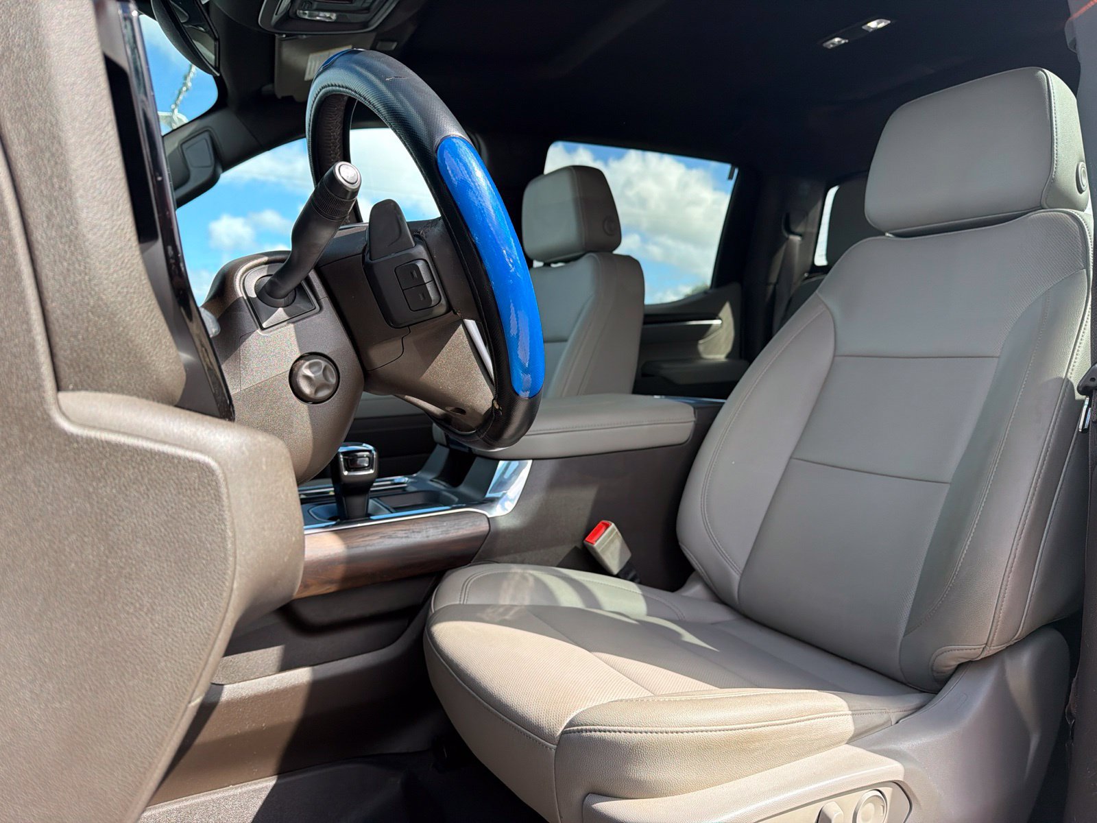 Used 2023 GMC Sierra 1500 SLT AWD/4WD image 8