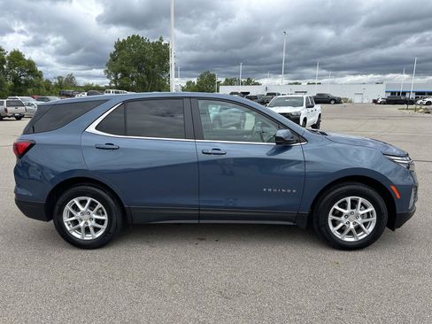 Used 2024 Chevrolet Equinox LT FWD image 12