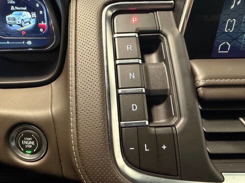 Used 2023 GMC Yukon XL SLT w/ SLT Premium Package AWD/4WD image 22