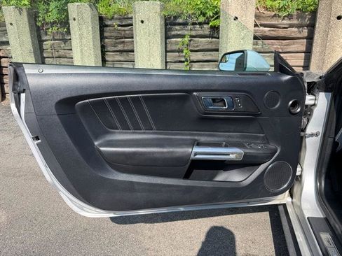Used 2015 Ford Mustang Premium RWD image 17