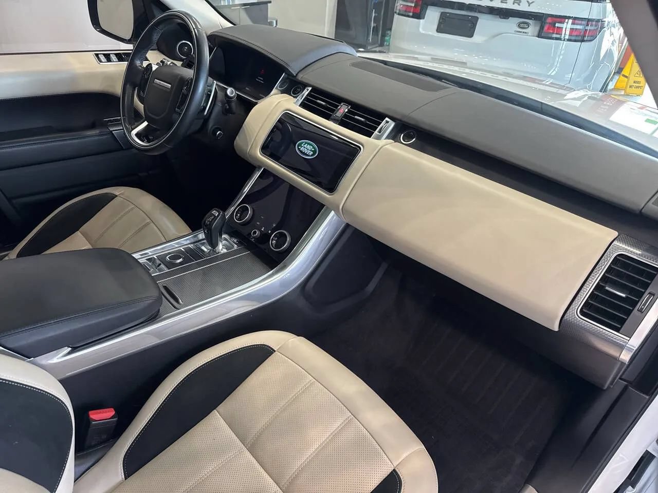 Used 2018 Land Rover Range Rover Sport Supercharged AWD/4WD image 19