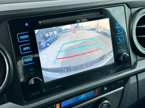 Used 2019 Toyota Tacoma SR5 AWD/4WD image 24